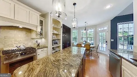 374 Persimmon DR Sharpsburg, GA 30277