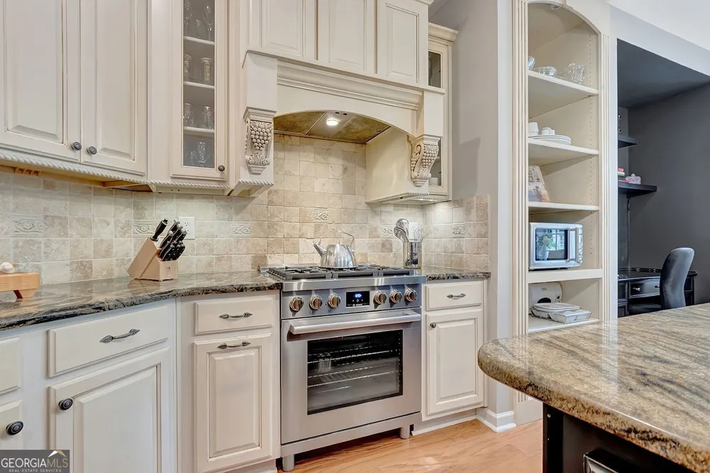 374 Persimmon DR Sharpsburg, GA 30277