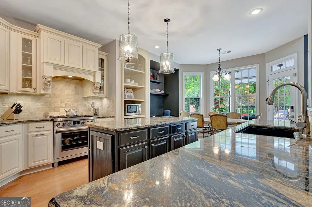 374 Persimmon DR Sharpsburg, GA 30277