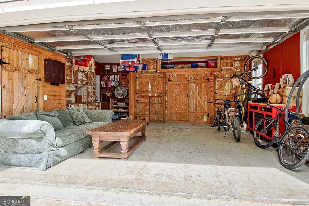 374 Persimmon DR Sharpsburg, GA 30277