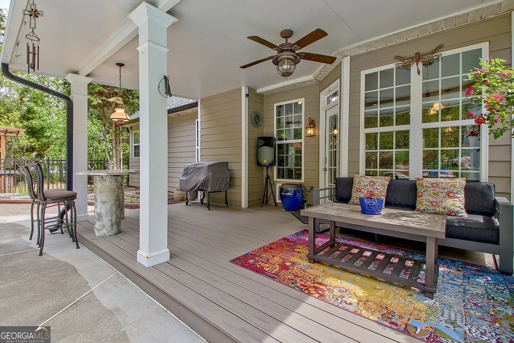 374 Persimmon DR Sharpsburg, GA 30277
