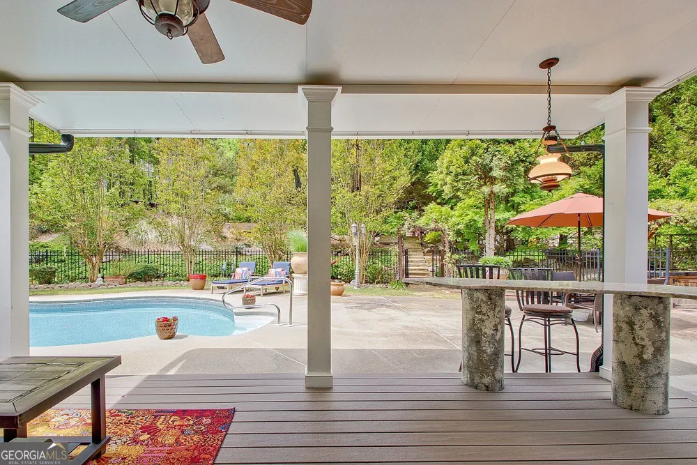374 Persimmon DR Sharpsburg, GA 30277