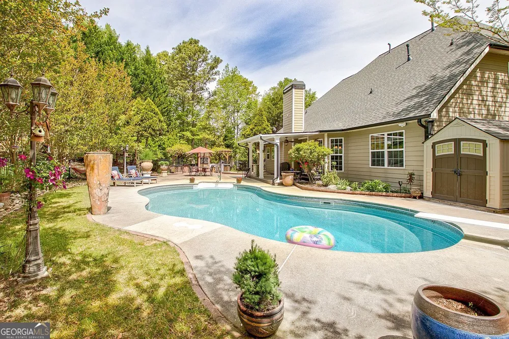 374 Persimmon DR Sharpsburg, GA 30277