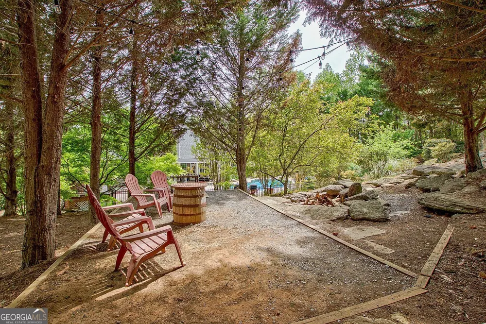 374 Persimmon DR Sharpsburg, GA 30277
