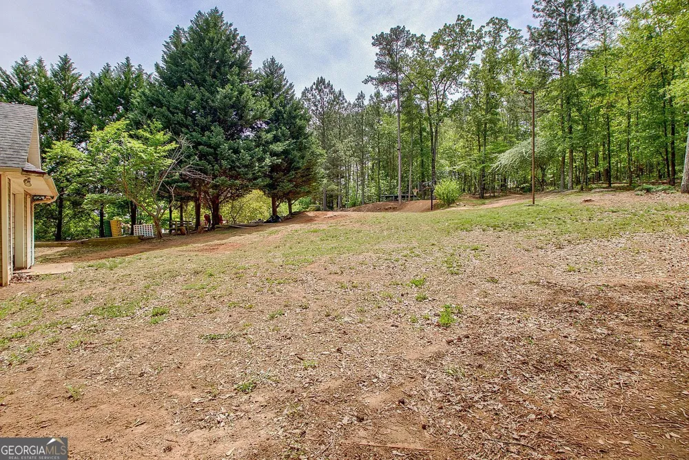 374 Persimmon DR Sharpsburg, GA 30277