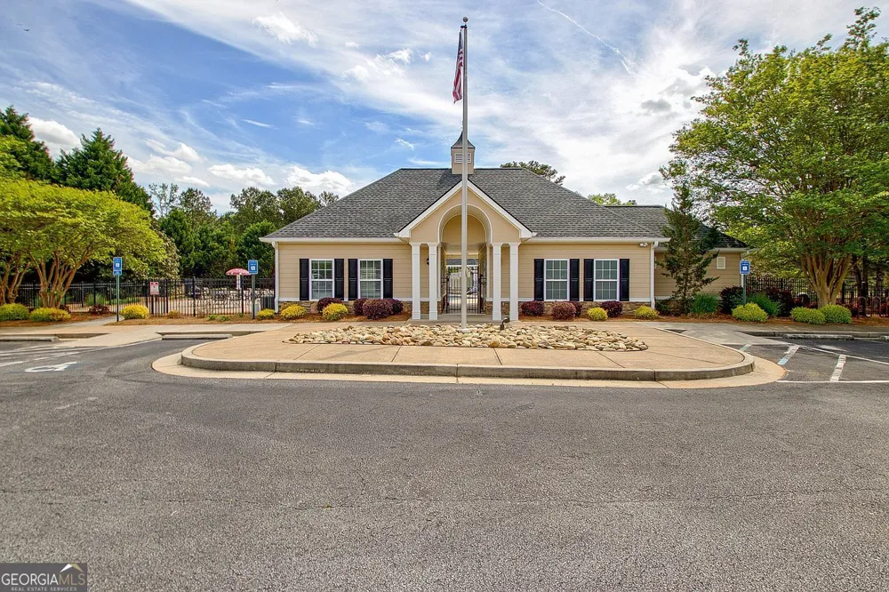 374 Persimmon DR Sharpsburg, GA 30277