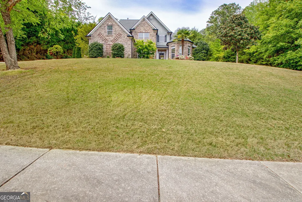 374 Persimmon DR Sharpsburg, GA 30277