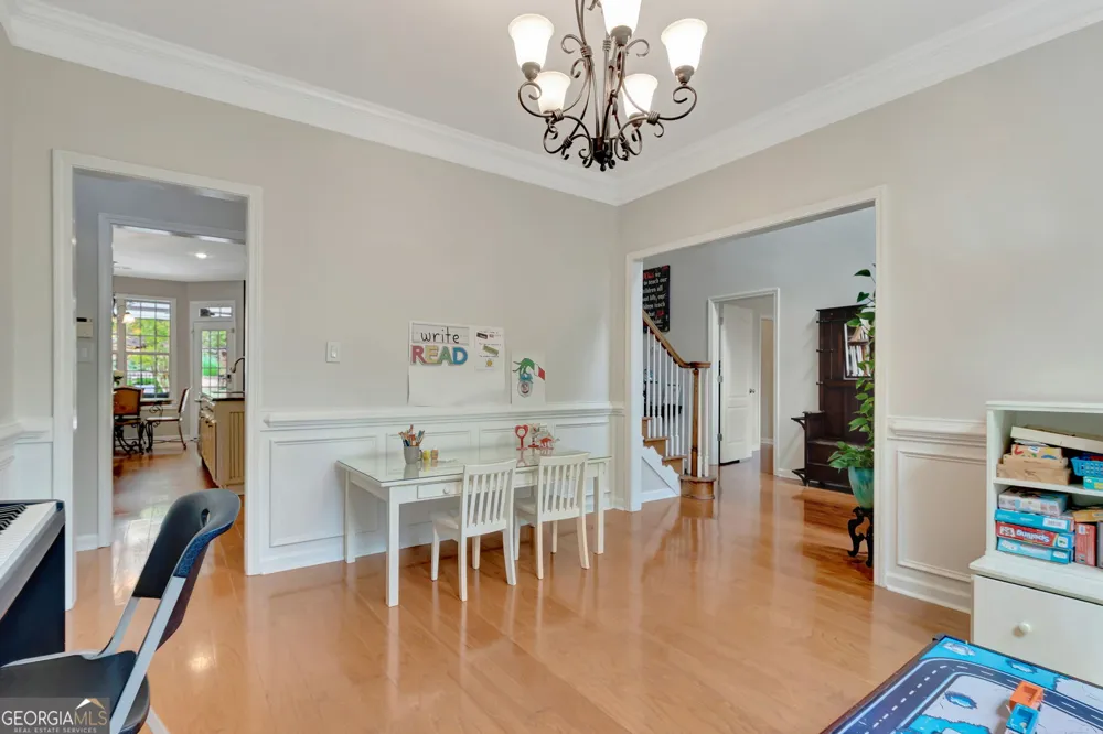374 Persimmon DR Sharpsburg, GA 30277