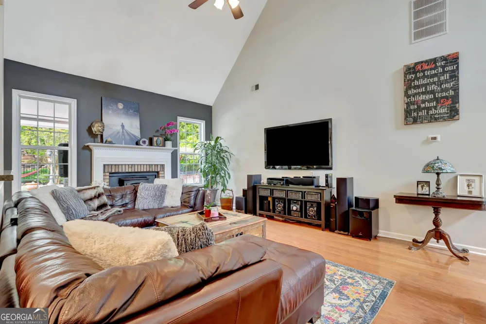 374 Persimmon DR Sharpsburg, GA 30277