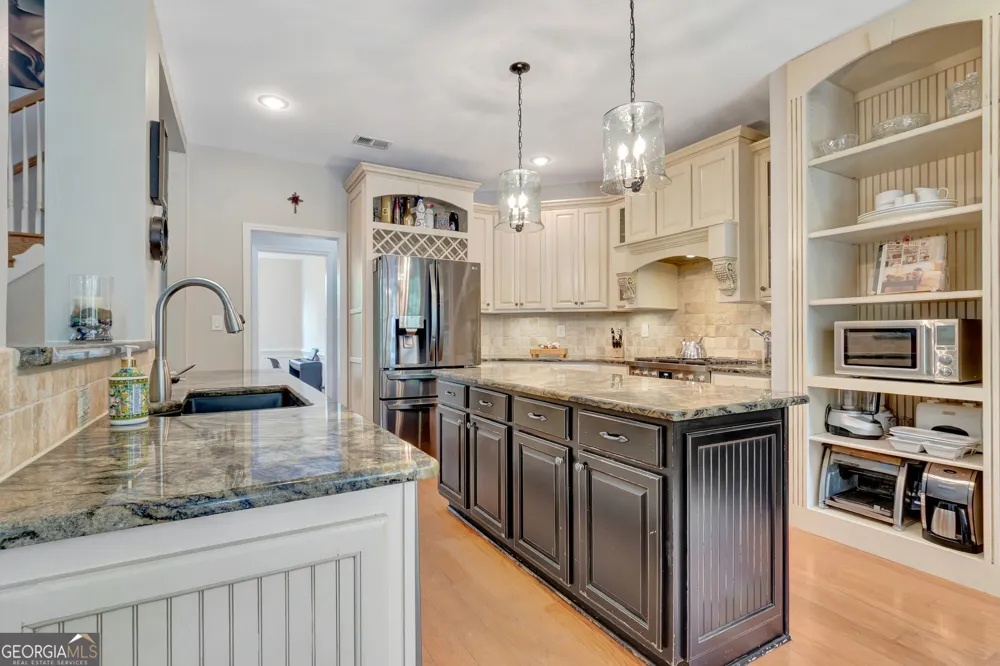 374 Persimmon DR Sharpsburg, GA 30277