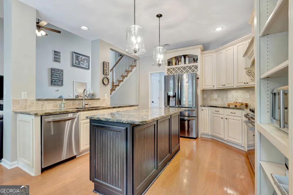 374 Persimmon DR Sharpsburg, GA 30277