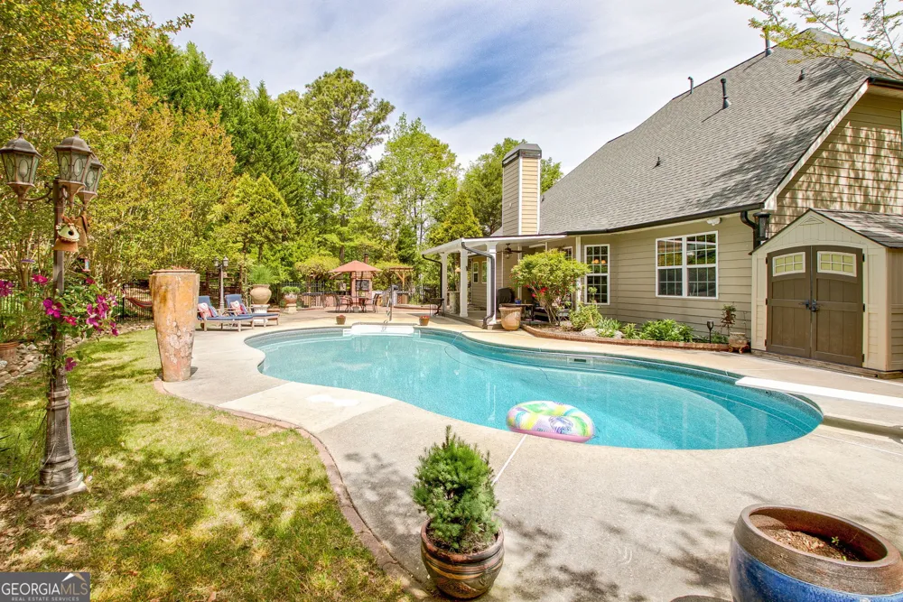 374 Persimmon DR Sharpsburg, GA 30277