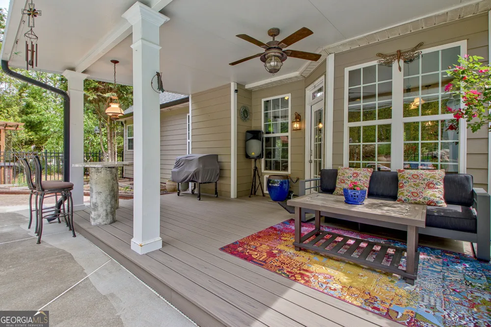 374 Persimmon DR Sharpsburg, GA 30277