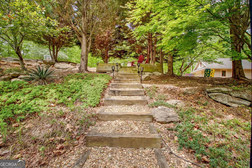 374 Persimmon DR Sharpsburg, GA 30277