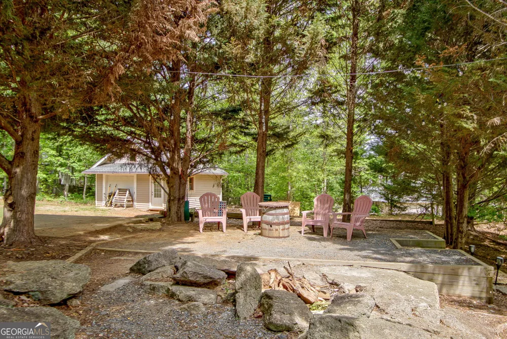 374 Persimmon DR Sharpsburg, GA 30277