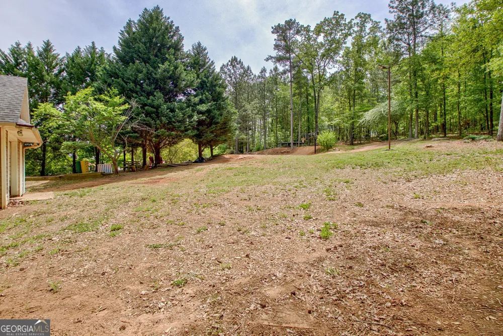 374 Persimmon DR Sharpsburg, GA 30277