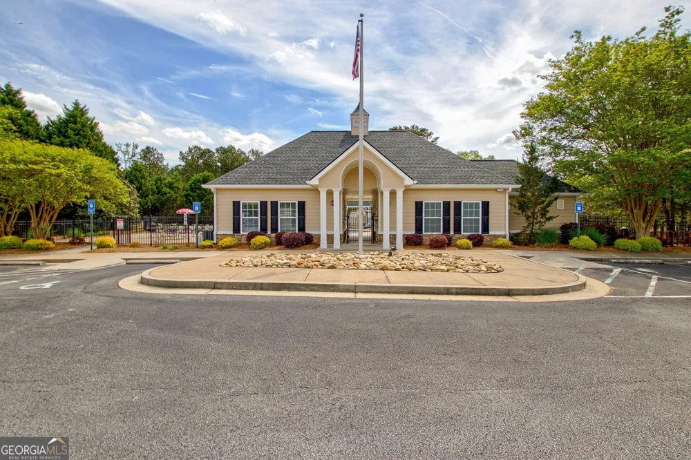 374 Persimmon DR Sharpsburg, GA 30277