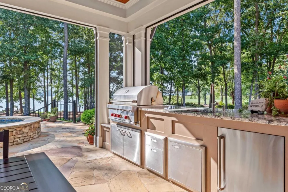 1201 Big Water CIR Greensboro, GA 30642