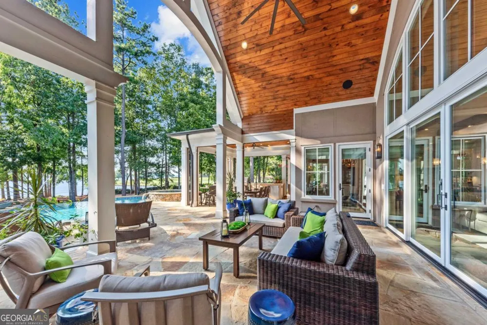 1201 Big Water CIR Greensboro, GA 30642