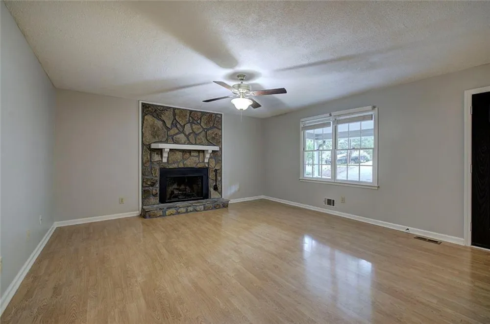 530 Cove Road Canton, GA 30114
