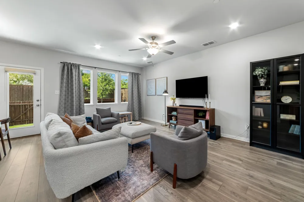 1234 Lamar Drive Lewisville, TX 75077