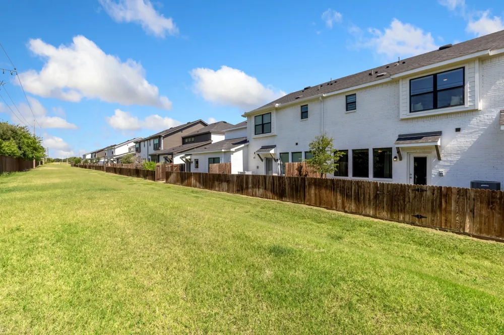 1234 Lamar Drive Lewisville, TX 75077
