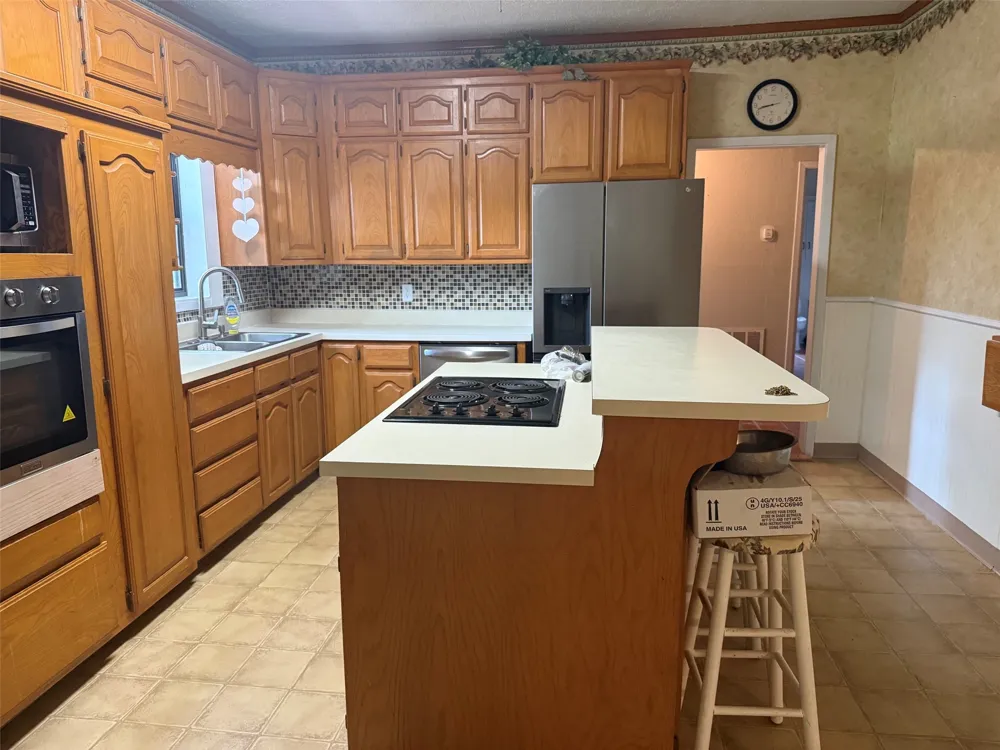 643 E South Street Whitesboro, TX 76273