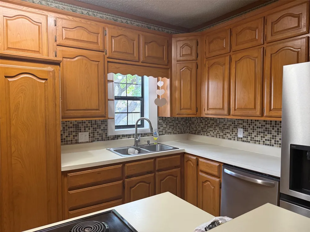 643 E South Street Whitesboro, TX 76273