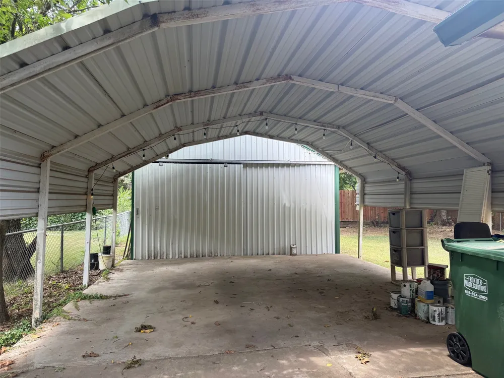 643 E South Street Whitesboro, TX 76273