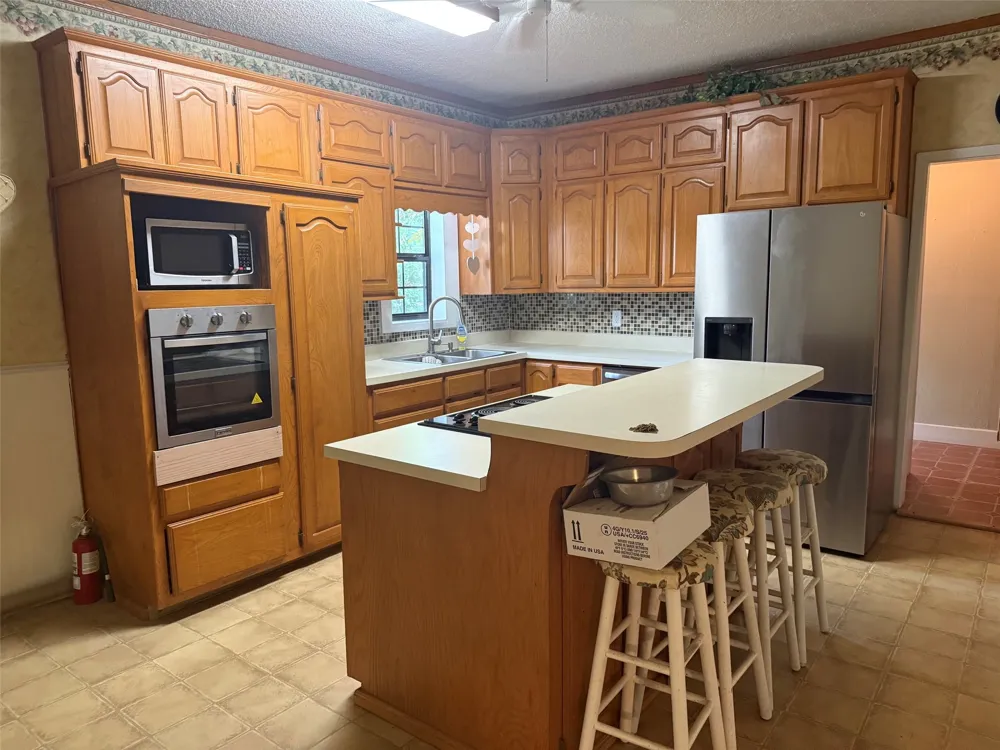 643 E South Street Whitesboro, TX 76273