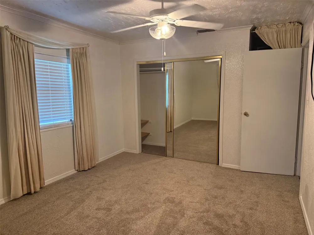 643 E South Street Whitesboro, TX 76273