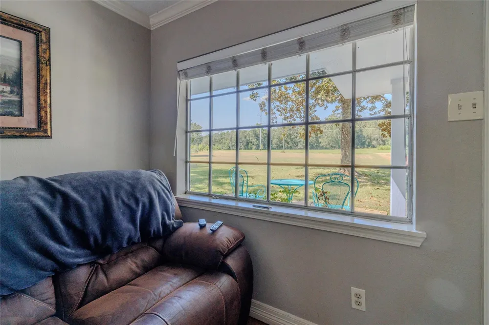 209 County Road 3187 Cleveland, TX 77327
