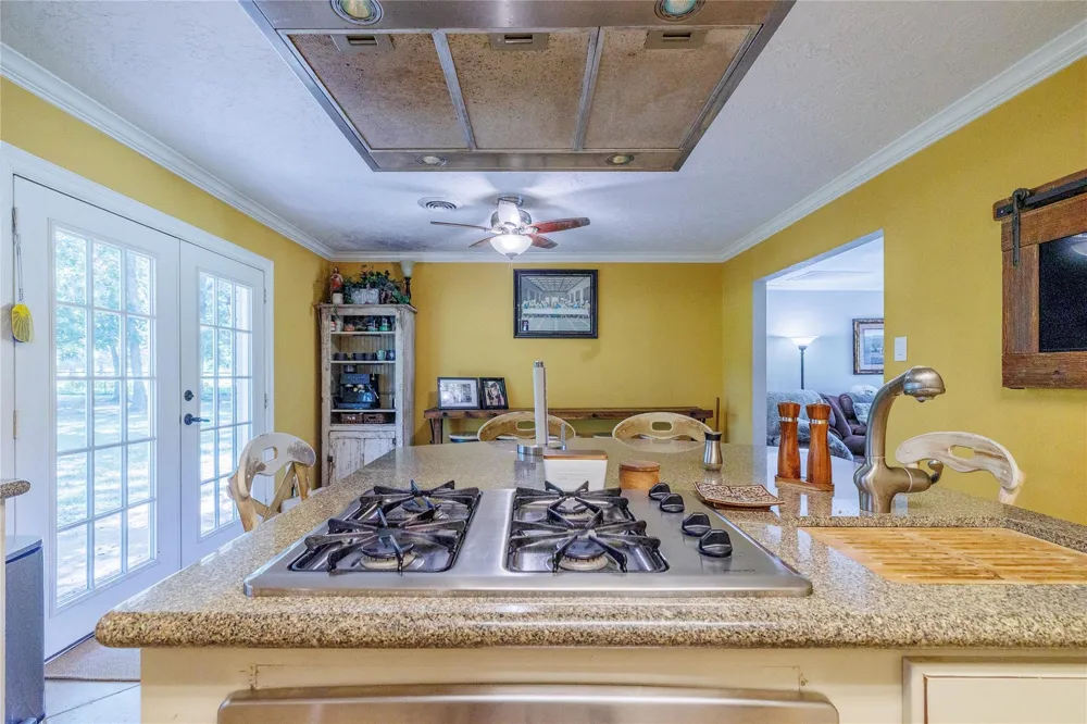 209 County Road 3187 Cleveland, TX 77327