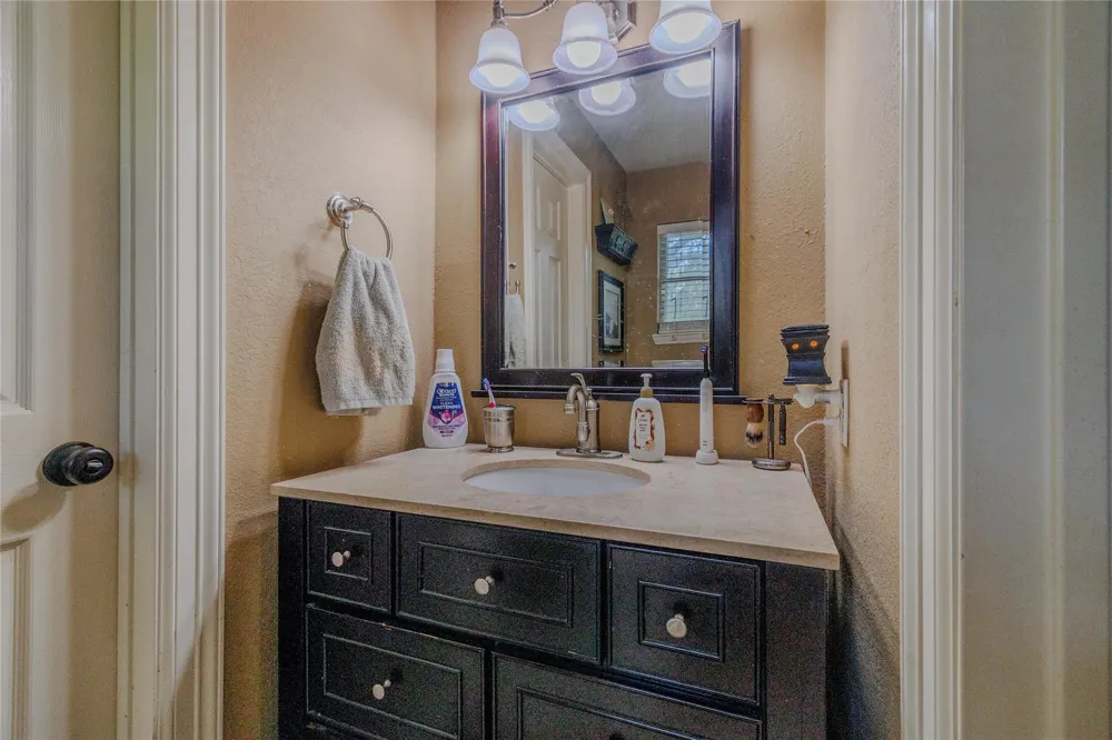 209 County Road 3187 Cleveland, TX 77327