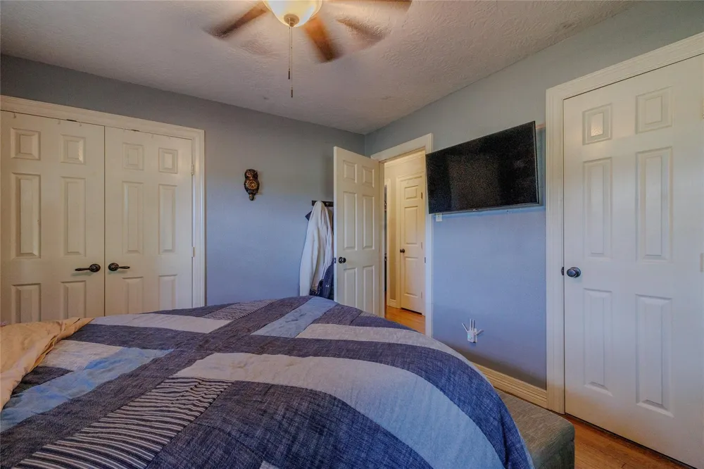 209 County Road 3187 Cleveland, TX 77327