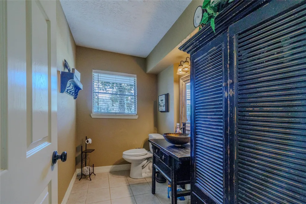209 County Road 3187 Cleveland, TX 77327