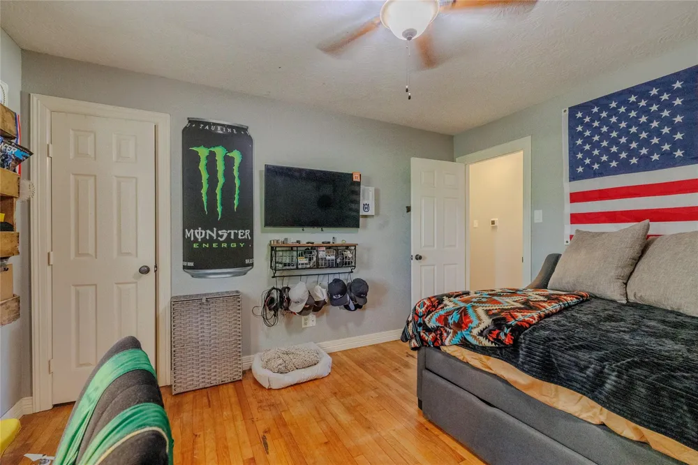 209 County Road 3187 Cleveland, TX 77327