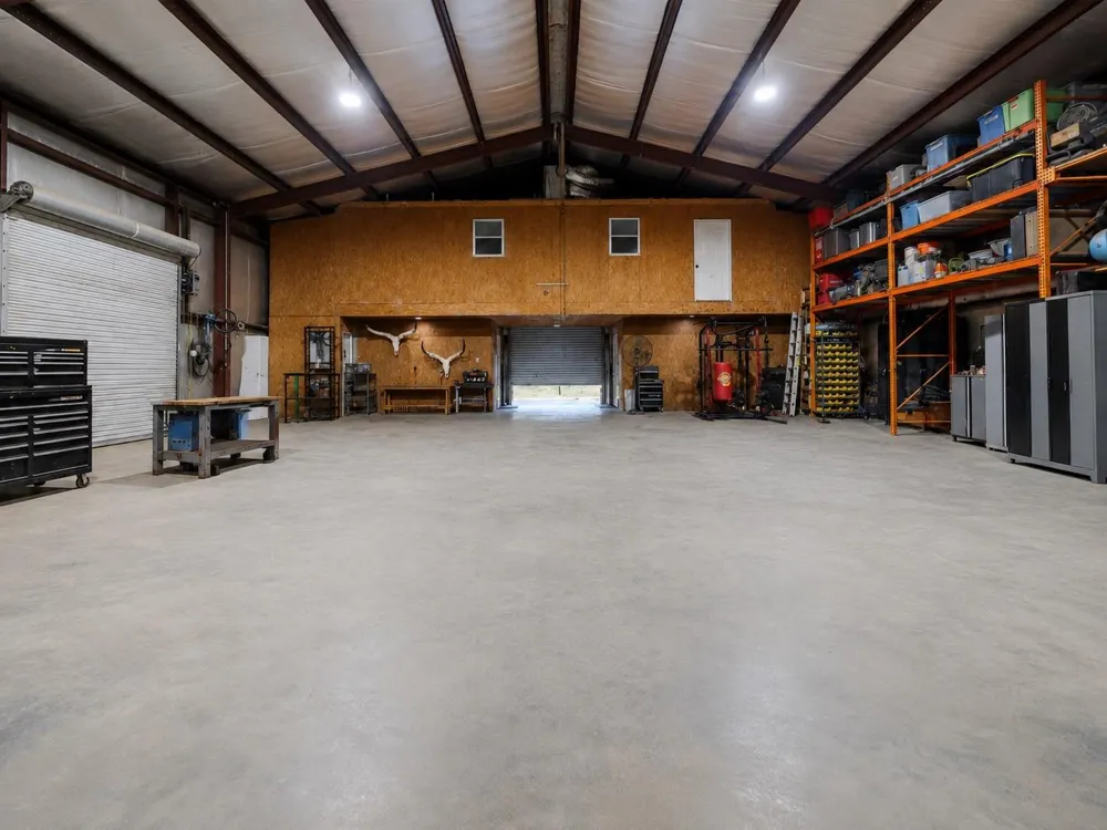 209 County Road 3187 Cleveland, TX 77327