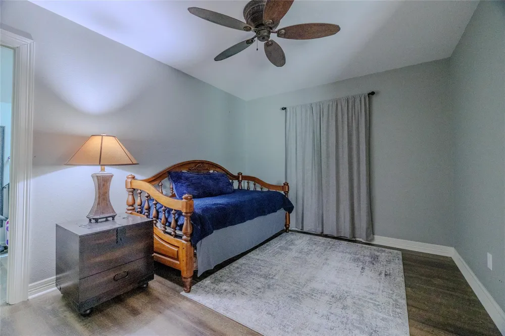 209 County Road 3187 Cleveland, TX 77327