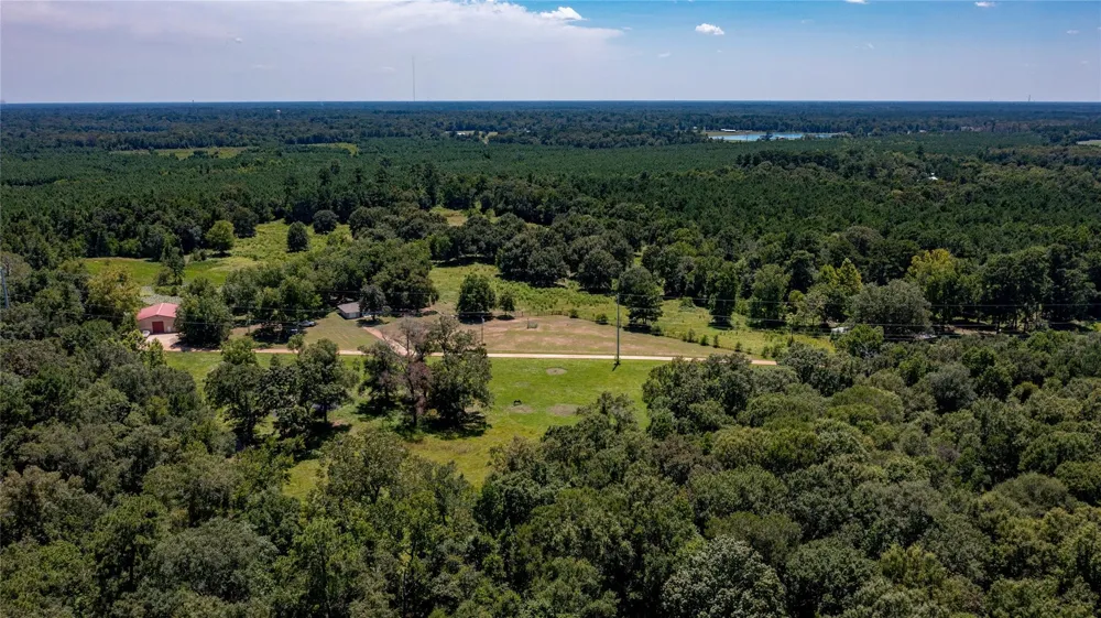 209 County Road 3187 Cleveland, TX 77327
