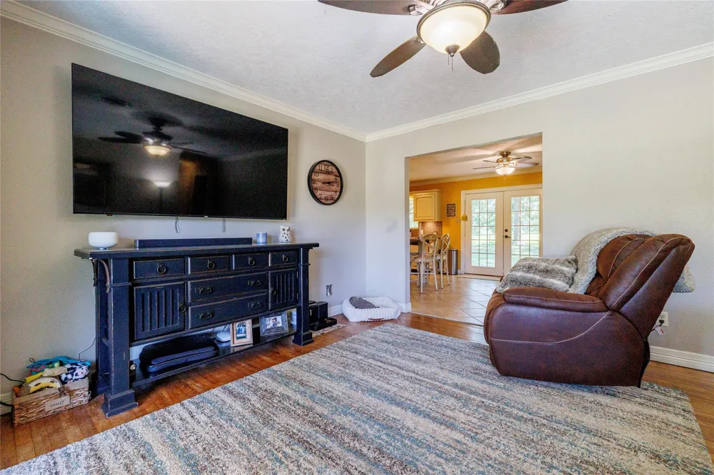 209 County Road 3187 Cleveland, TX 77327