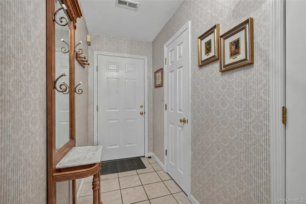 81 Lois Lane Monroe, NY 10950