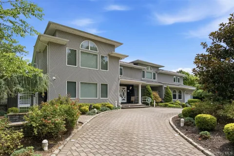 75 Shoreham Drive E