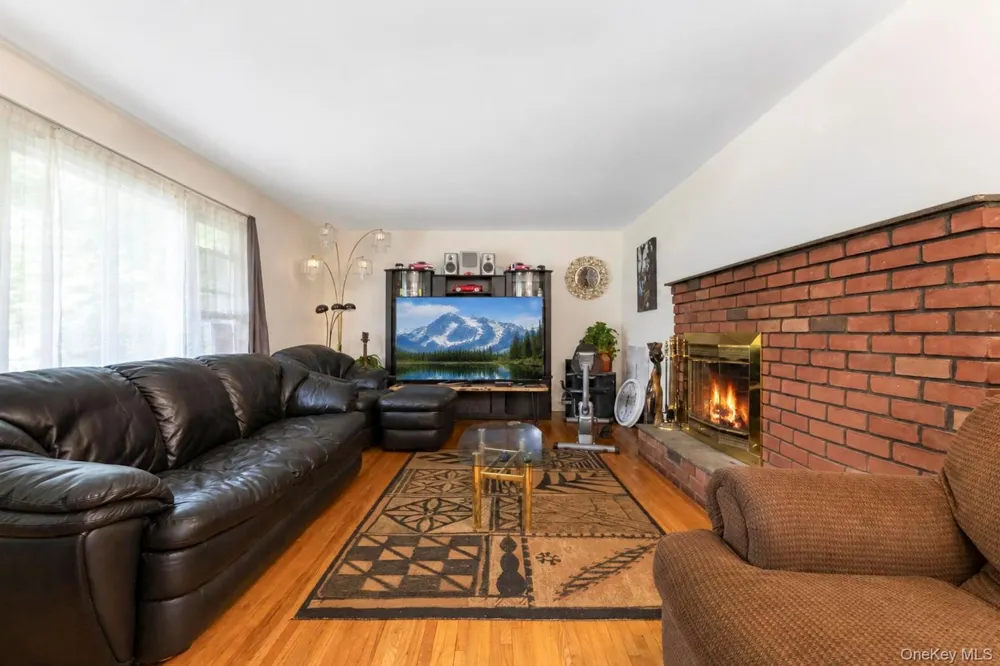 617 Granny Road Middle Island, NY 11953