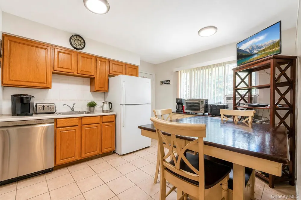 617 Granny Road Middle Island, NY 11953