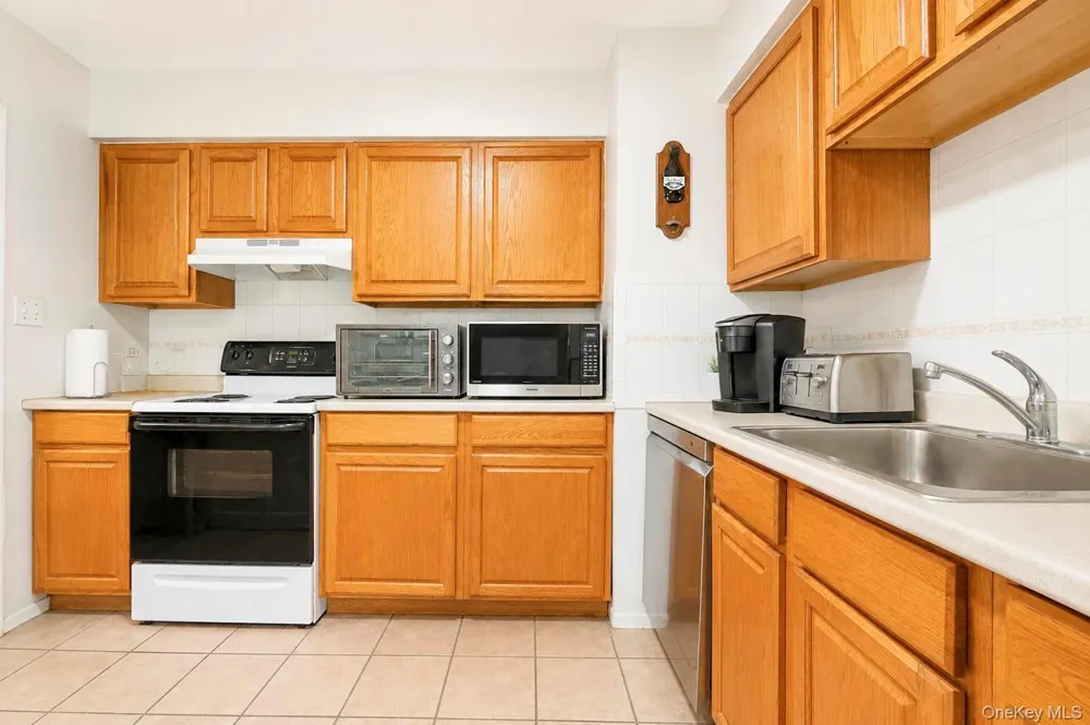 617 Granny Road Middle Island, NY 11953