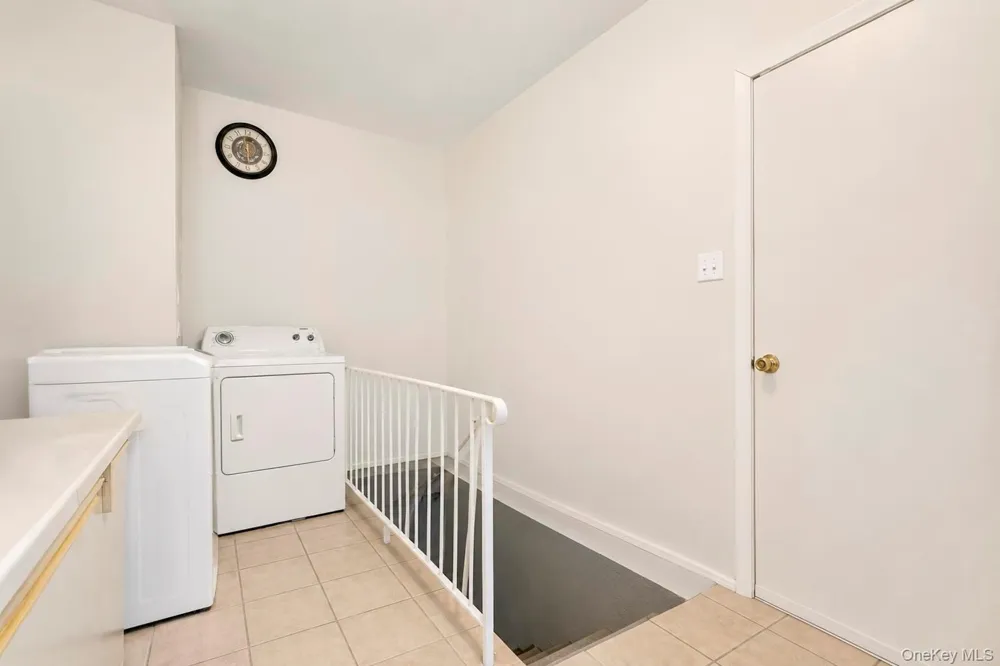 617 Granny Road Middle Island, NY 11953
