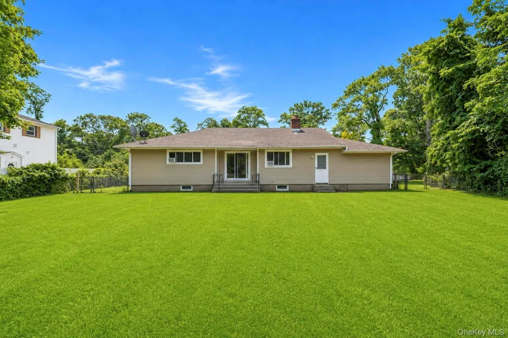 617 Granny Road Middle Island, NY 11953