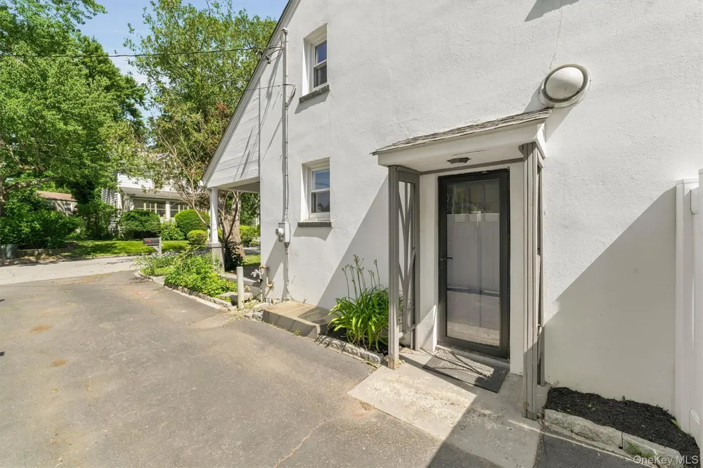 7 Brook Place Ossining, NY 10562