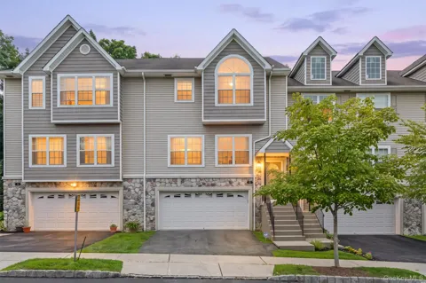 11 Hidden Creek Boulevard